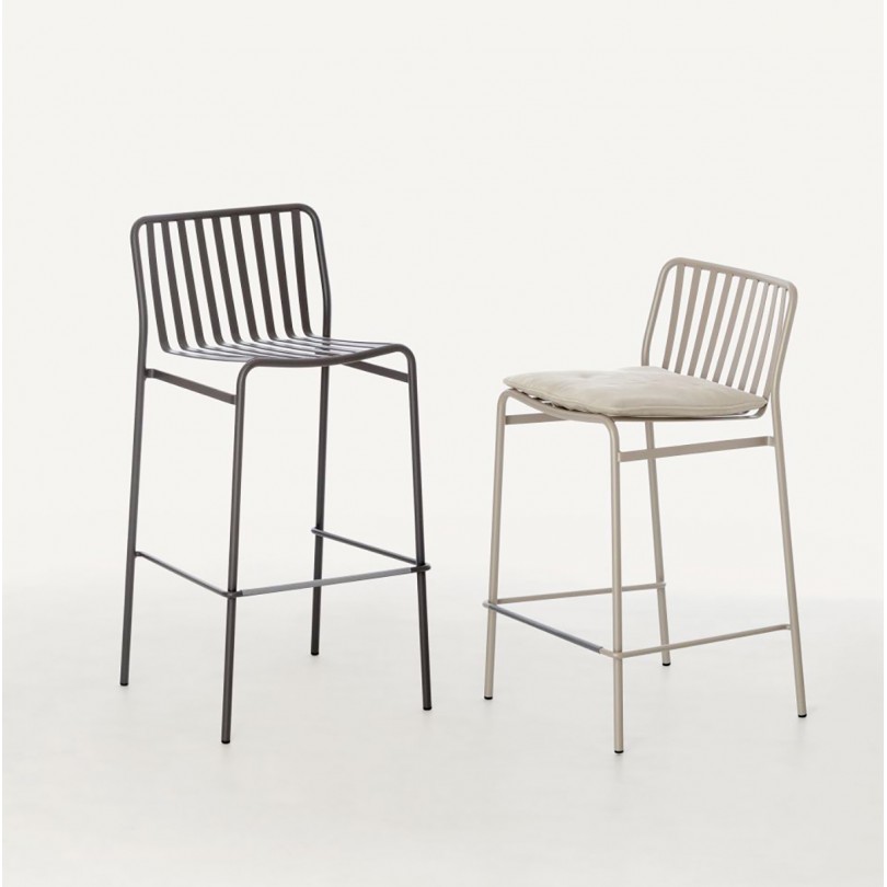 Sgabello Street realizzato in acciaio...