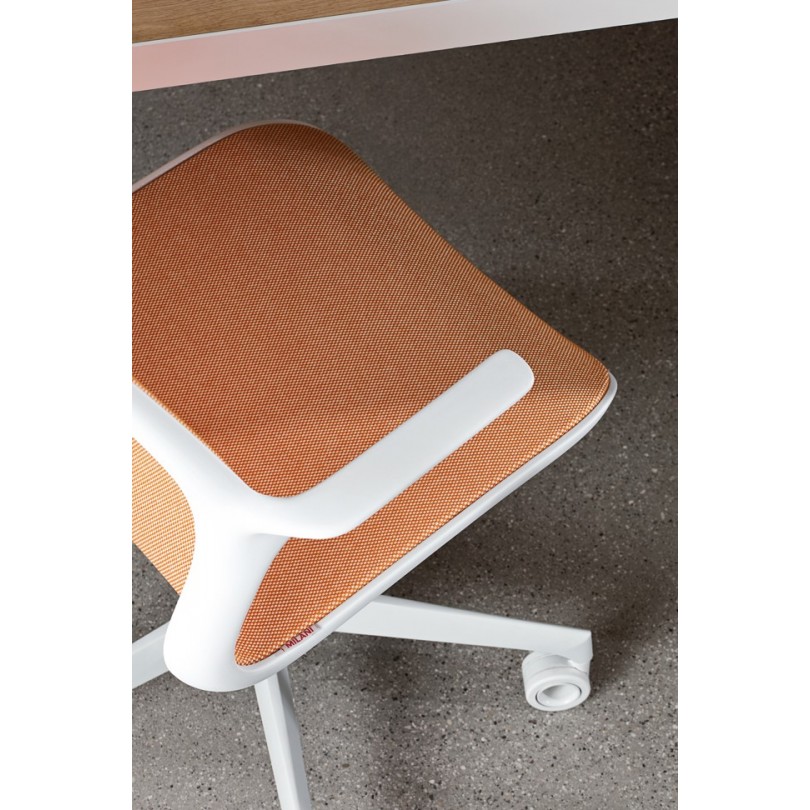 Sedia LOOP rivestita in rete o... Sedia LOOP rivestita in rete o...