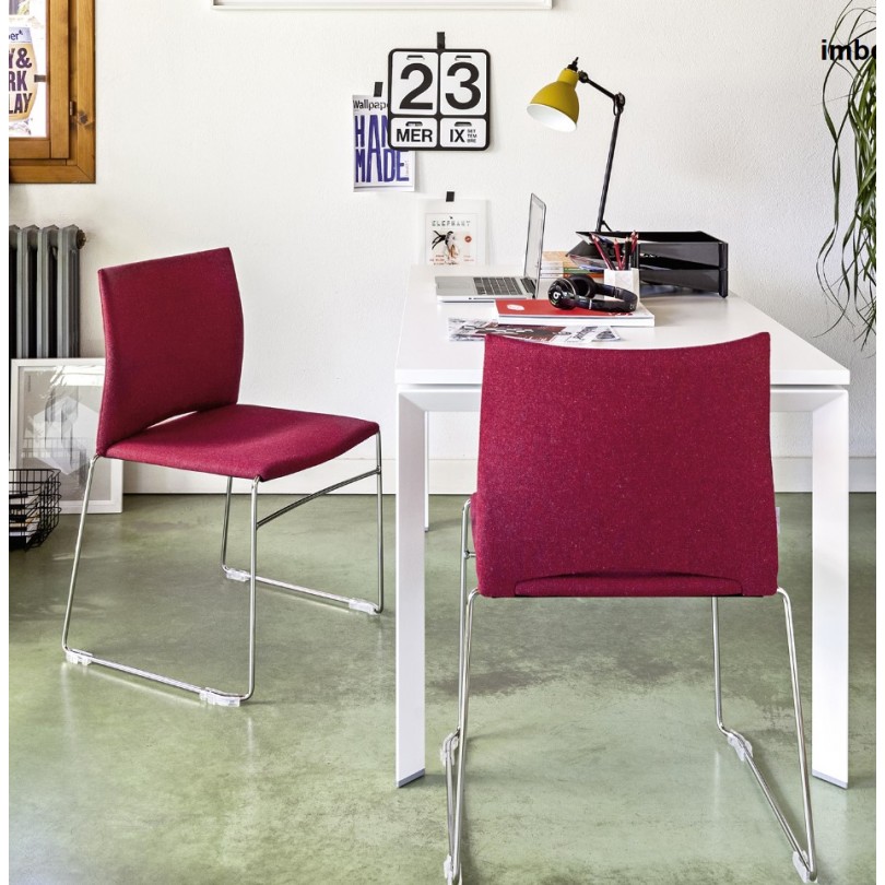 Sedia WENDY tappezzata con base a... Sedia WENDY tappezzata con base a...