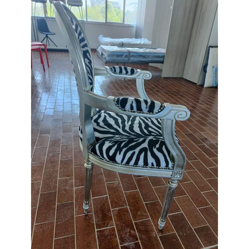 POLTRONA ARTIGIANALE REALIZZATA A...