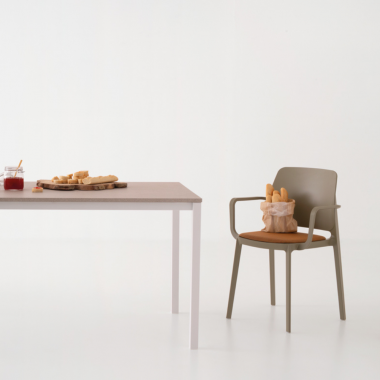 Sedia TIPA con braccioli +...