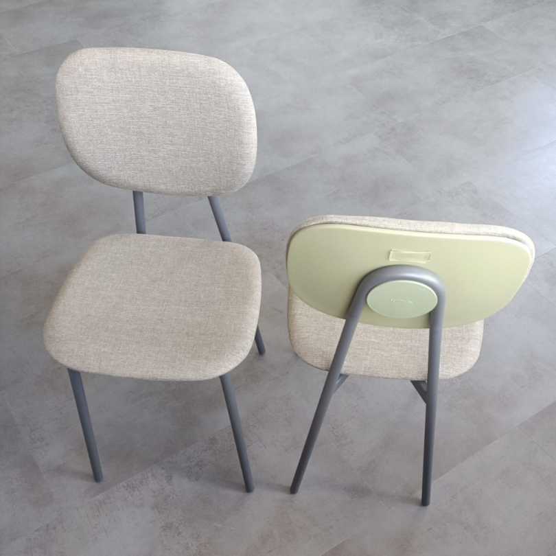 SEDIA TATA YOUNG 4 IMBOTTITA CON... SEDIA TATA YOUNG 4 IMBOTTITA CON...