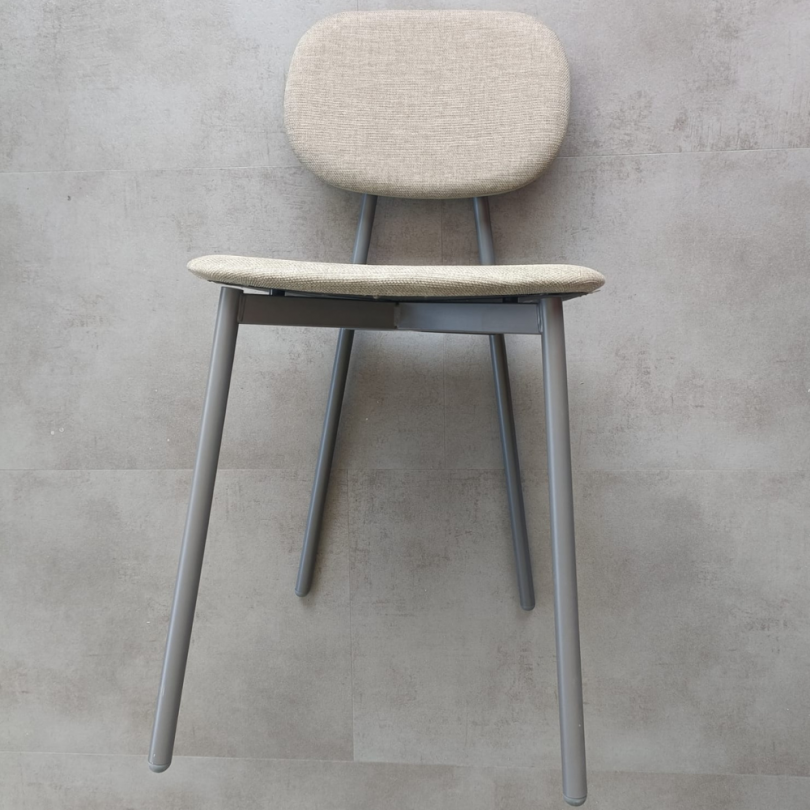 SEDIA TATA YOUNG 4 IMBOTTITA CON... SEDIA TATA YOUNG 4 IMBOTTITA CON...