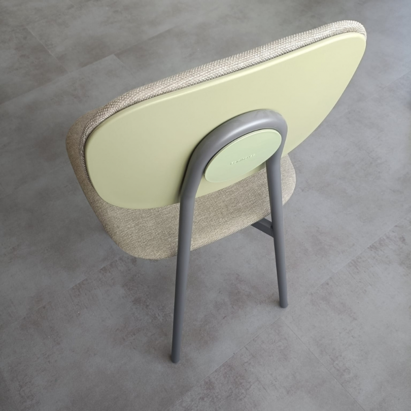 SEDIA TATA YOUNG 4 IMBOTTITA CON... SEDIA TATA YOUNG 4 IMBOTTITA CON...