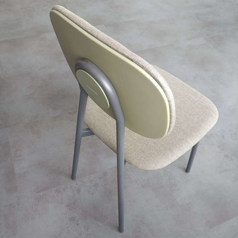 SEDIA TATA YOUNG 4 IMBOTTITA CON... SEDIA TATA YOUNG 4 IMBOTTITA CON...