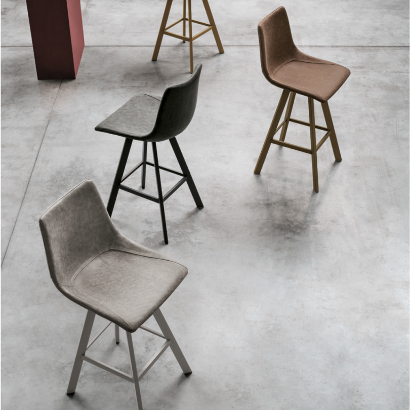 Sgabello fisso MAIORCA PLUS con... Sgabello fisso MAIORCA PLUS con...