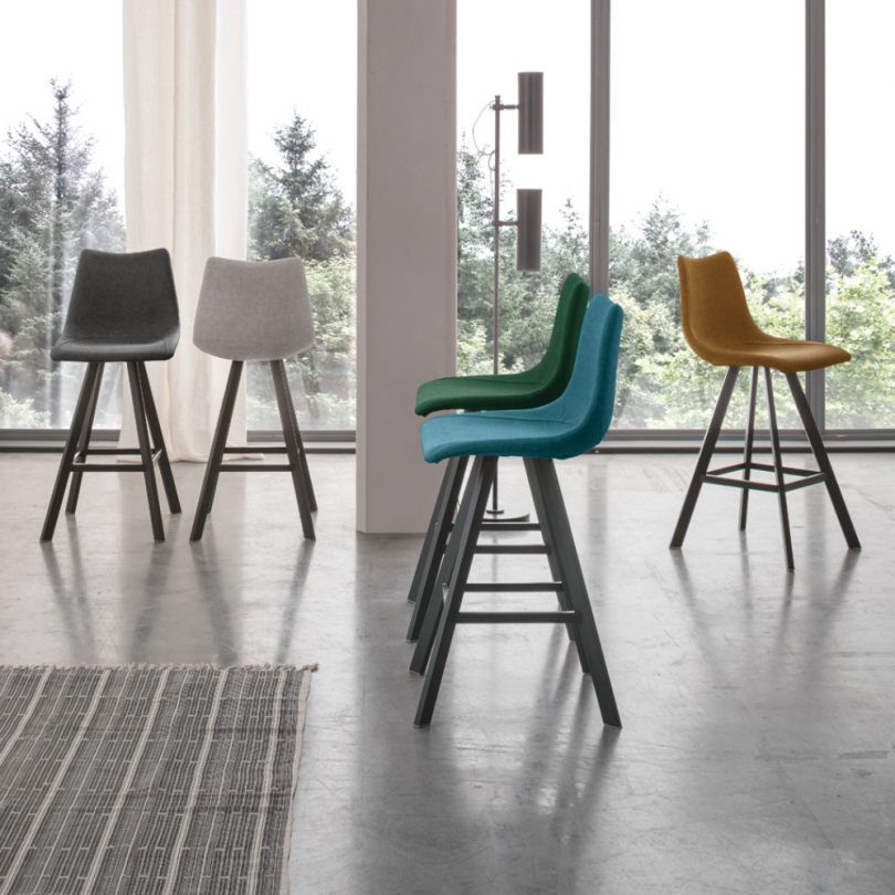 Sgabello fisso MAIORCA PLUS con... Sgabello fisso MAIORCA PLUS con...